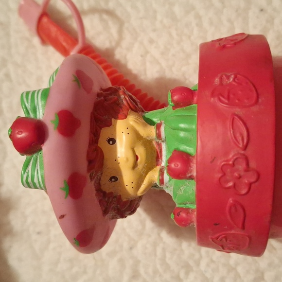 Vintage Strawberry Shortcake Children's Cup with original lid and straw. Perfect - Picture 2 of 4